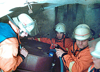 Abpumpen des Heizöls im Gewölbekeller